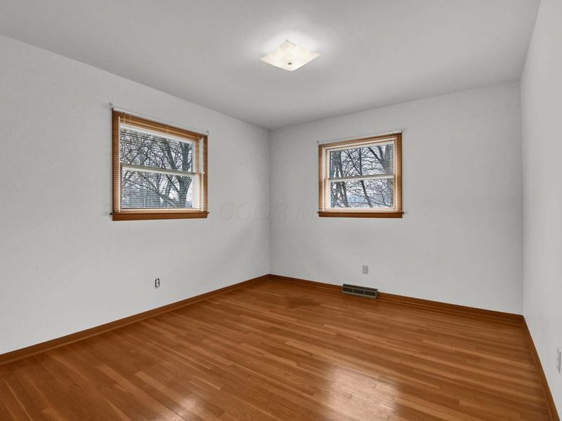 1382 Sherwood Downs E, Newark, OH 43055 Photo 26