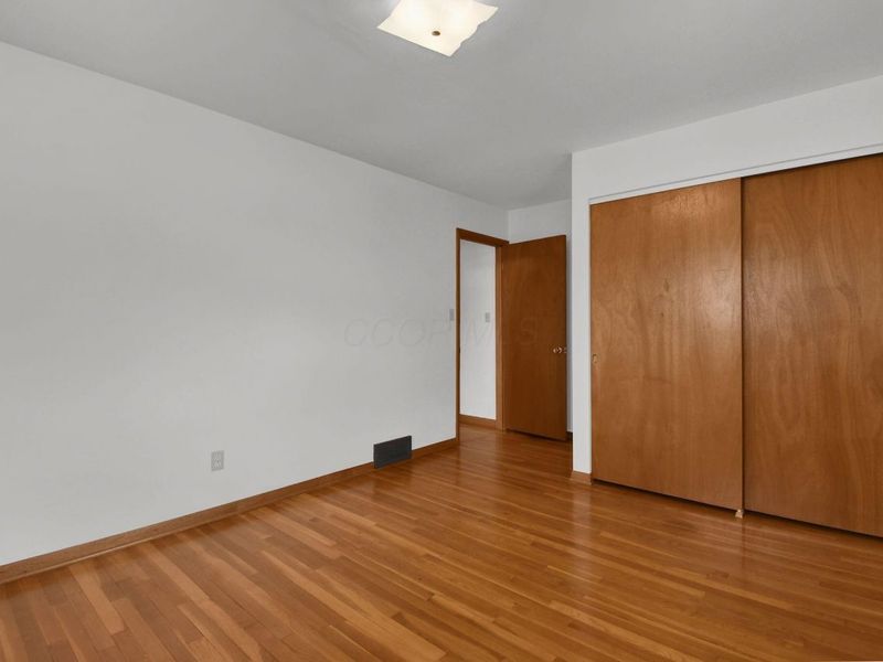 1382 Sherwood Downs E, Newark, OH 43055 Photo 27