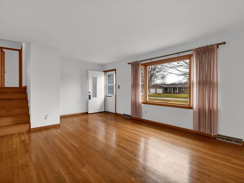 1382 Sherwood Downs E, Newark, OH 43055 Photo 9