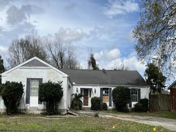 2207 N VON BRAUN Court , Harvey, LA 70058