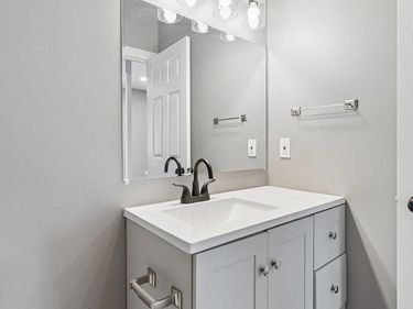 4276 Binney Street, Omaha, NE 68111