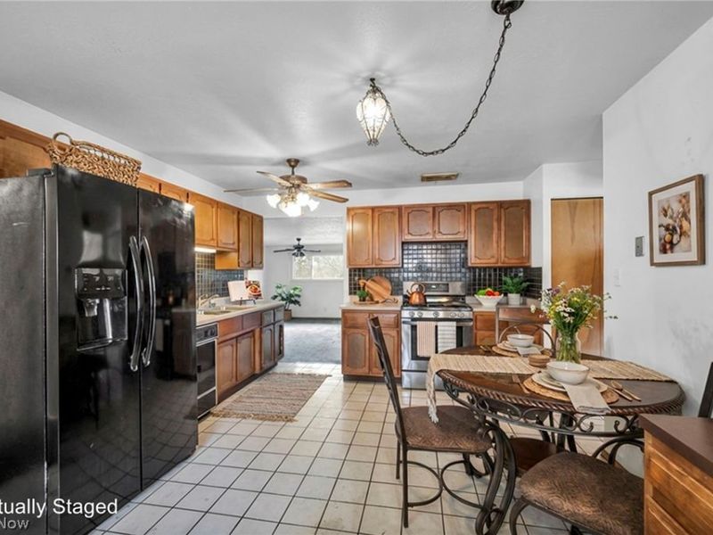 24419 Ronan Road, Bedford Heights, OH 44146 Photo 10