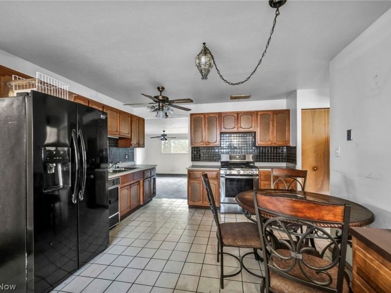 24419 Ronan Road, Bedford Heights, OH 44146 Photo 11