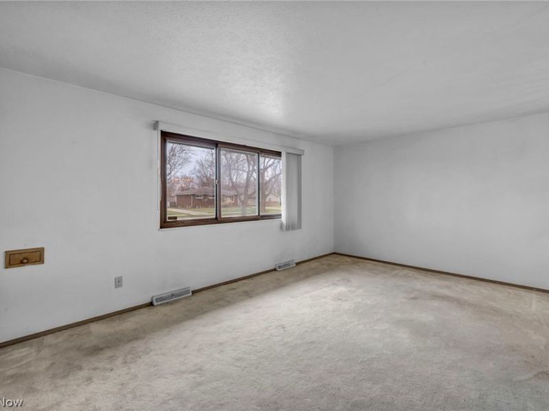 24419 Ronan Road, Bedford Heights, OH 44146 Photo 13