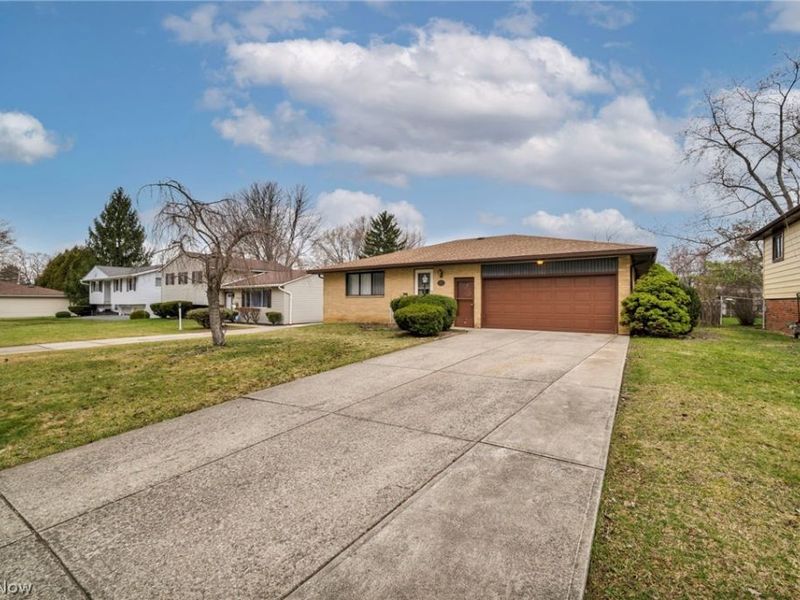 24419 Ronan Road, Bedford Heights, OH 44146 Photo 3