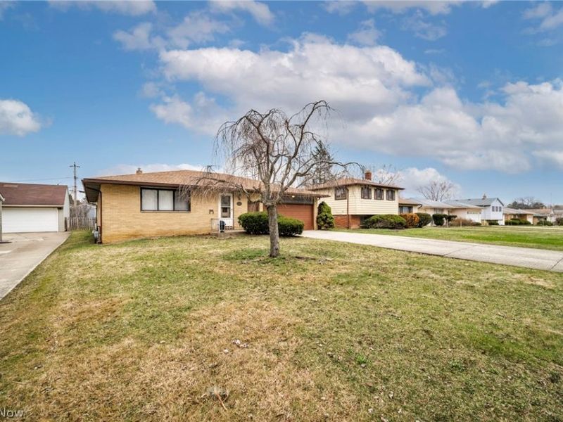 24419 Ronan Road, Bedford Heights, OH 44146 Photo 4