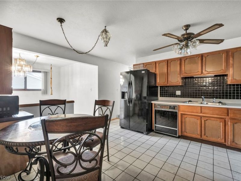 24419 Ronan Road, Bedford Heights, OH 44146 Photo 8