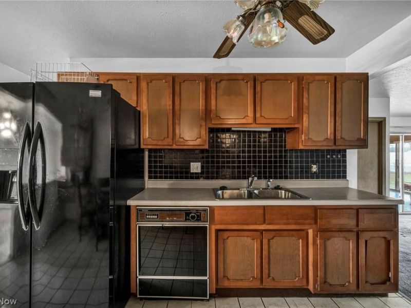 24419 Ronan Road, Bedford Heights, OH 44146 Photo 9