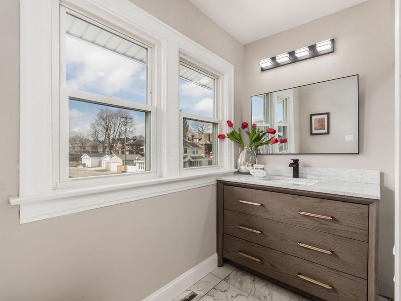 214 Parkwood Avenue, Columbus, OH 43203 Photo 18