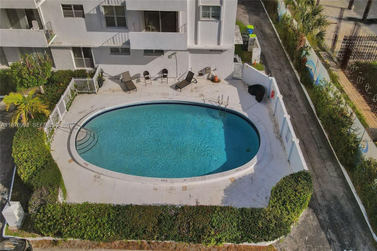 1075 92nd St , Unit 405, Bay Harbor Islands, FL 33154 Photo