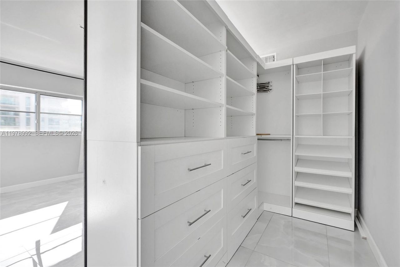 1075 92nd St, Unit 405, Bay Harbor Islands, FL 33154 Photo