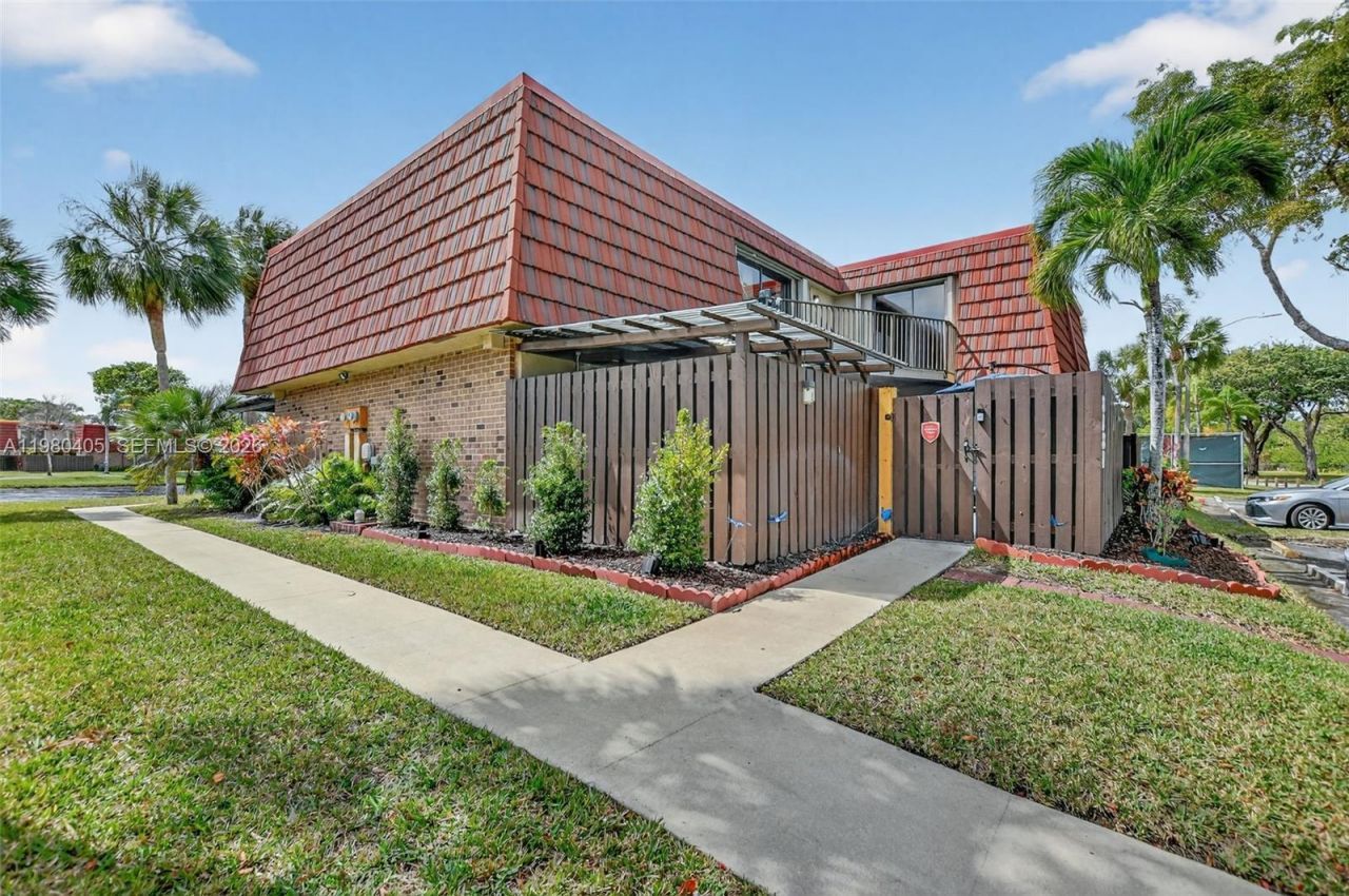 8181 Boca Rio Dr , Unit 8181, Boca Raton, FL 33433 Photo