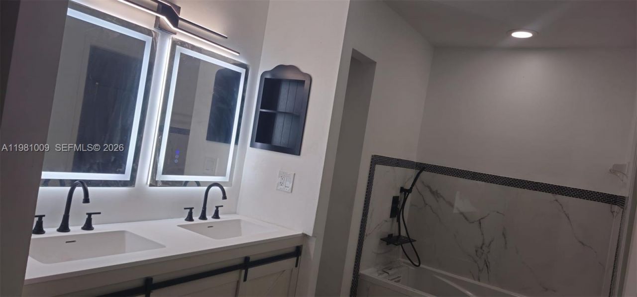 651 NE Wax Myrtle Way , Jensen Beach, FL 34957 Photo