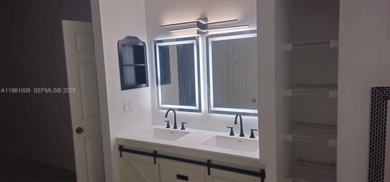 651 NE Wax Myrtle Way , Jensen Beach, FL 34957 Photo