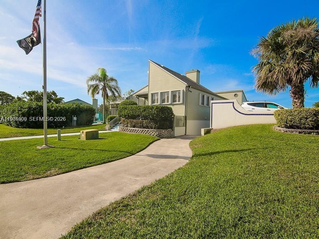651 NE Wax Myrtle Way , Jensen Beach, FL 34957 Photo