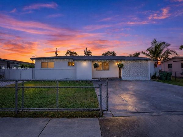 1570 NE 9th St , Homestead, FL 33033