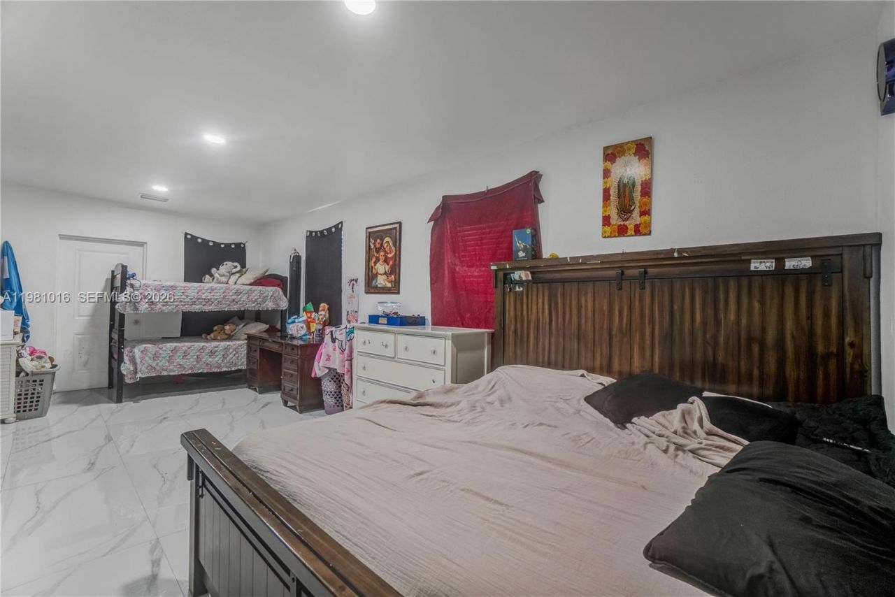 1570 NE 9th St , Homestead, FL 33033 Photo