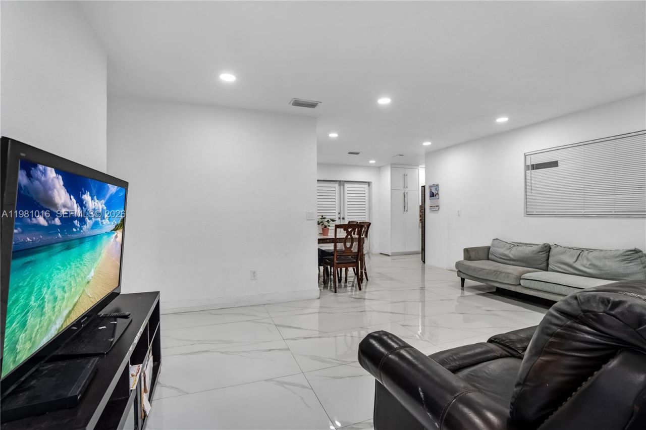 1570 NE 9th St, Homestead, FL 33033 Photo