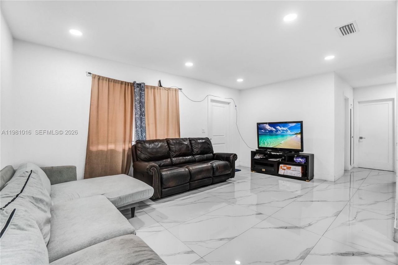 1570 NE 9th St, Homestead, FL 33033 Photo