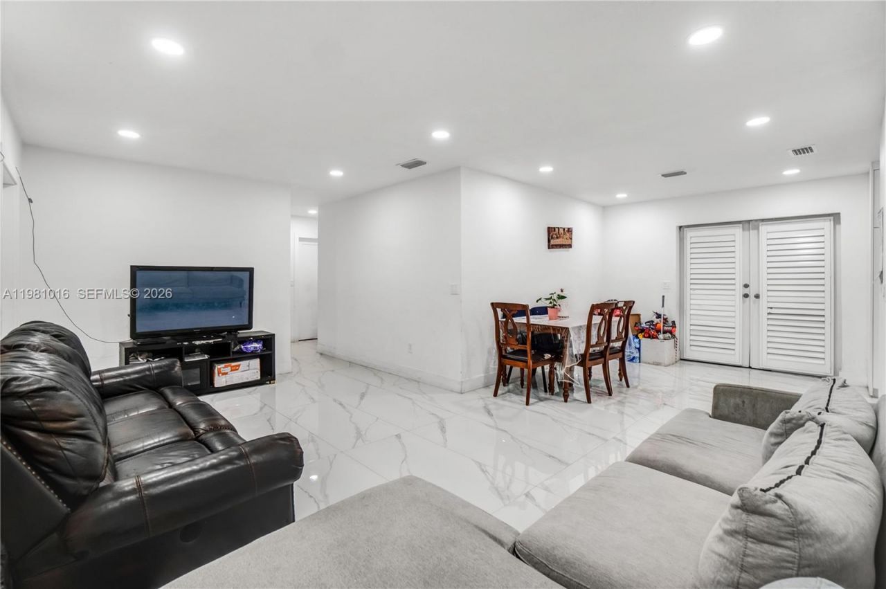 1570 NE 9th St, Homestead, FL 33033 Photo