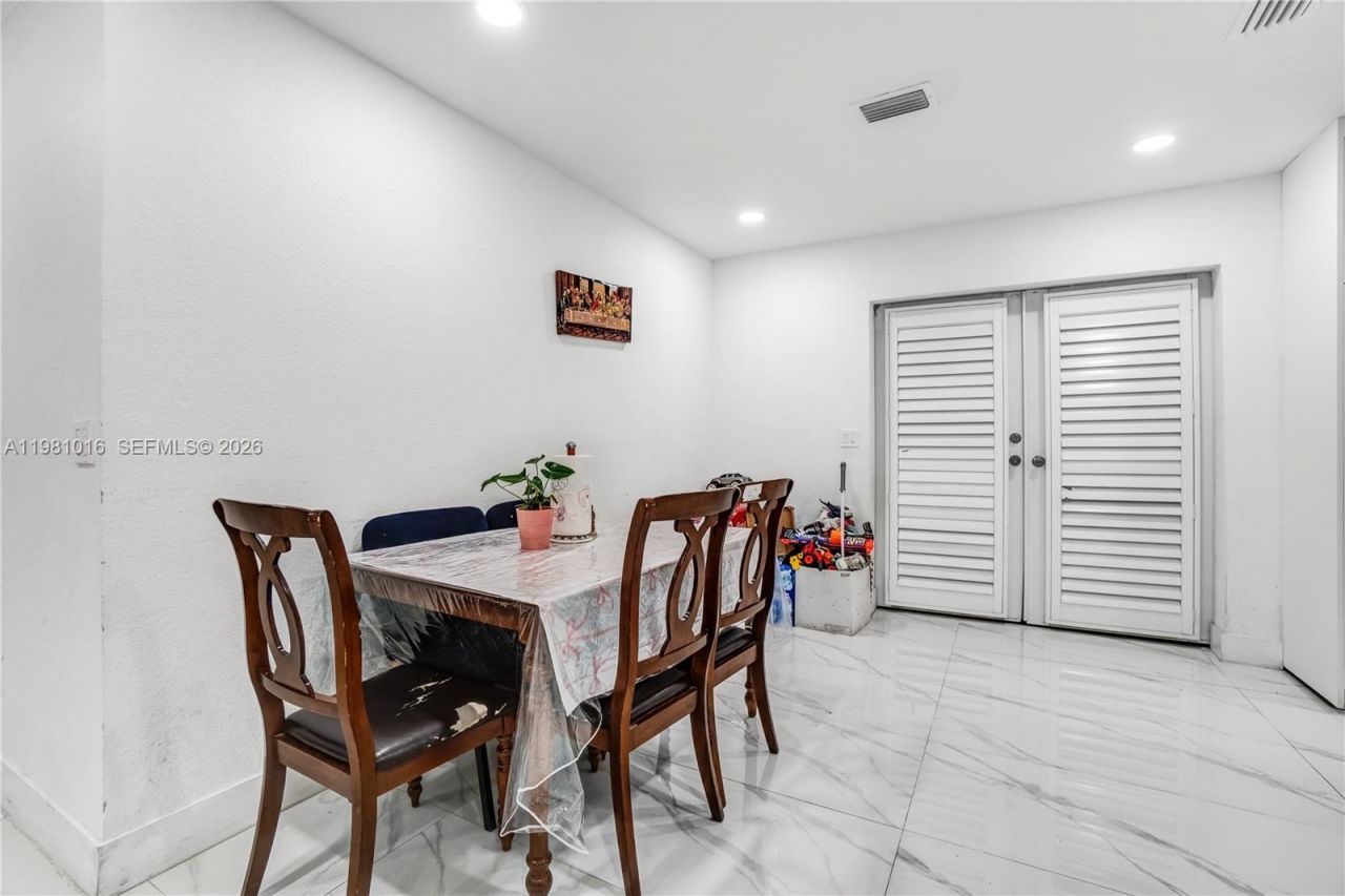 1570 NE 9th St , Homestead, FL 33033 Photo