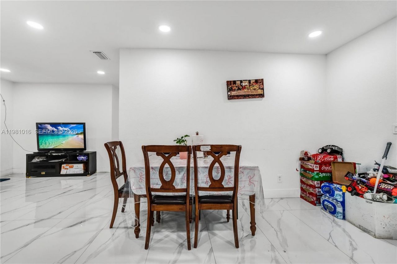 1570 NE 9th St , Homestead, FL 33033 Photo