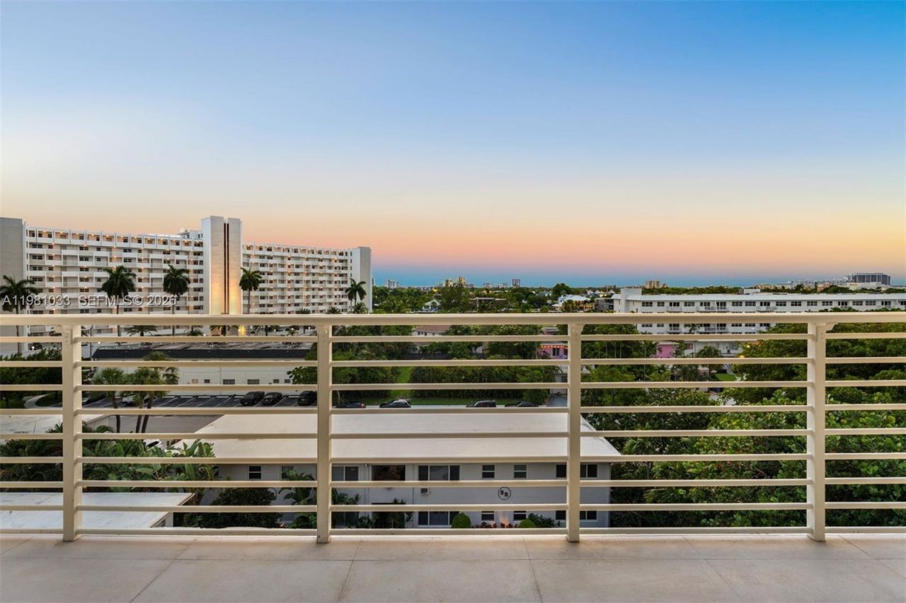 527 Orton Ave, Unit 902, Fort Lauderdale, FL 33304 Photo