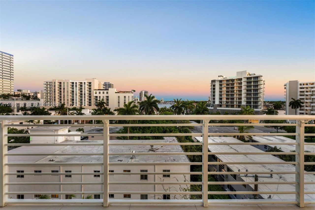 527 Orton Ave, Unit 902, Fort Lauderdale, FL 33304 Photo