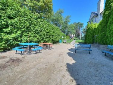 9100 Pittsfield Street, Commerce Twp, MI 48382