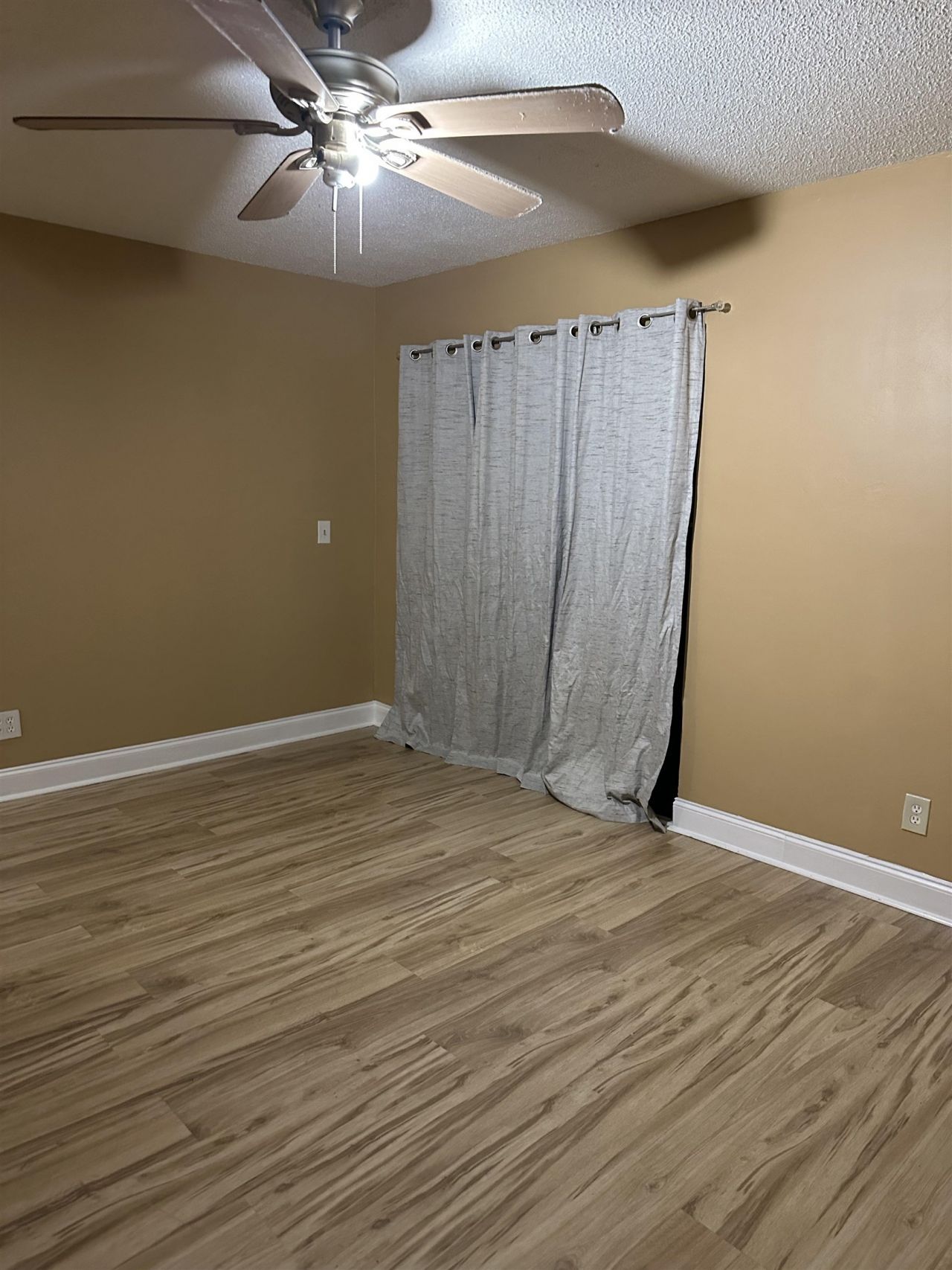 405 Cambridge Circle  Photo 10