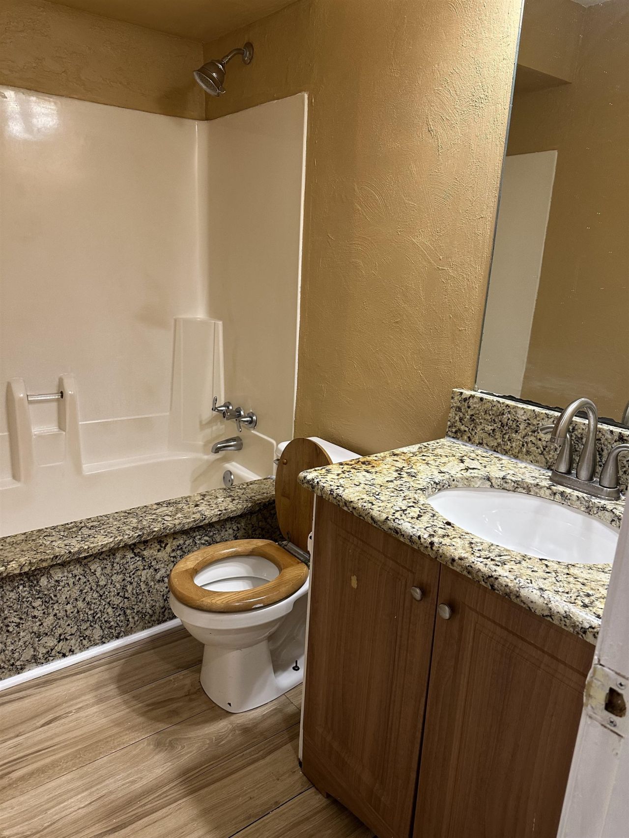 405 Cambridge Circle  Photo 13