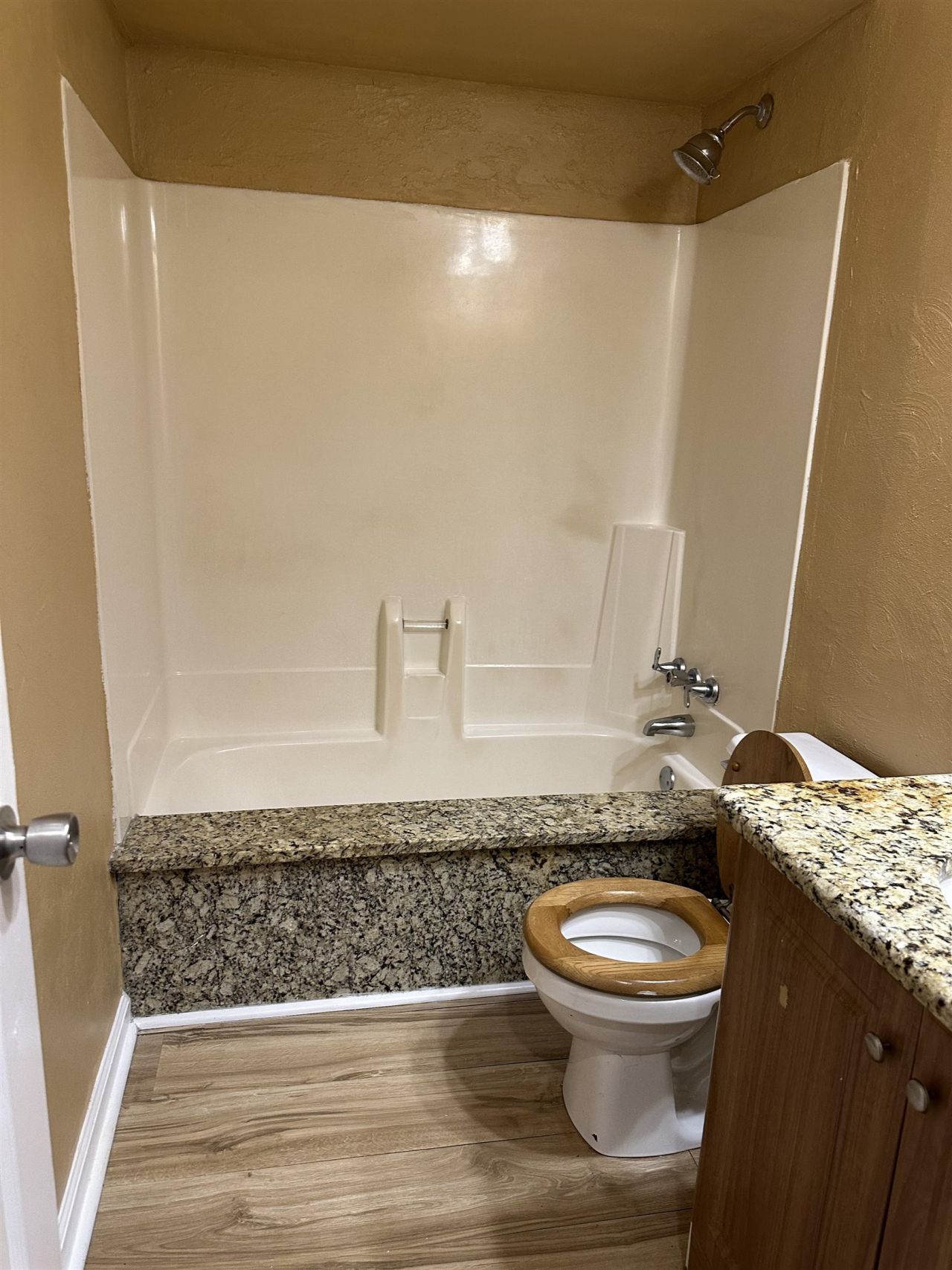 405 Cambridge Circle  Photo 14