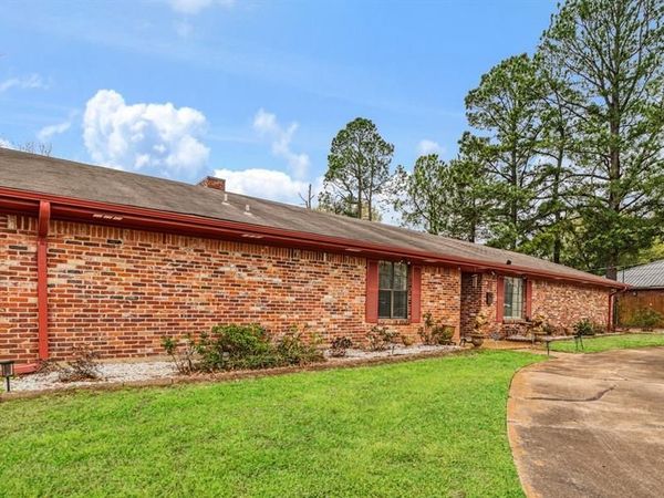 1920 E Tudor Street, Paris, TX 75460