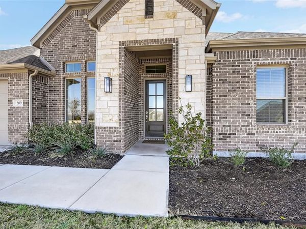 209 Basalt Lane, Reno, TX 76020