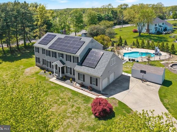 218 HERITAGE DRIVE, COLUMBUS, NJ 08022
