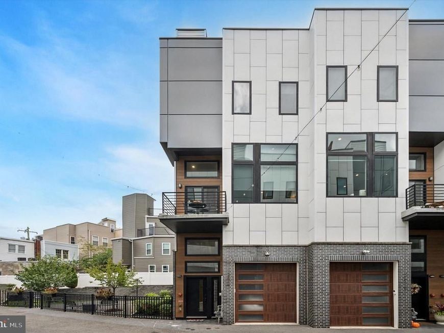 2537 Graduate Square, Philadelphia, PA 19146 Main Photo