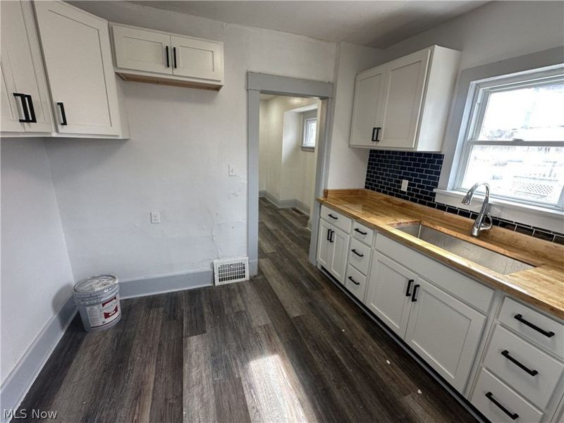 1268 E 133rd Street, East Cleveland, OH 44112 Photo 9