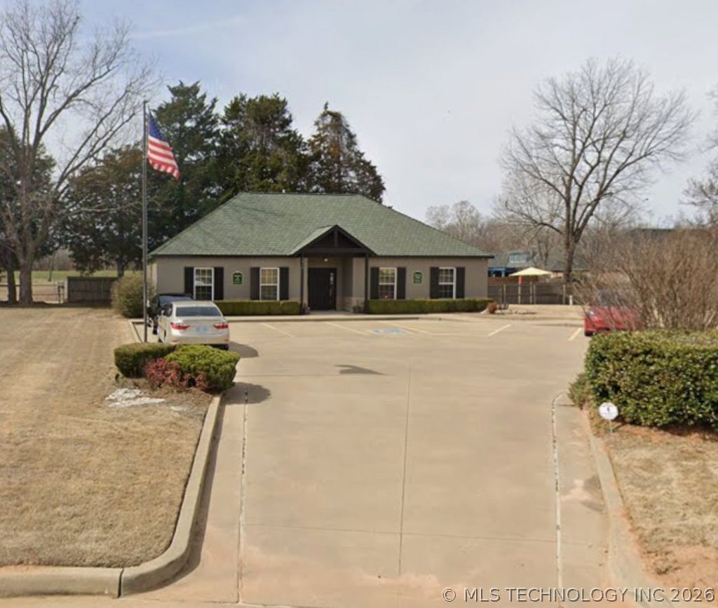 1917 W C Street, Jenks, OK 74037 Main Photo