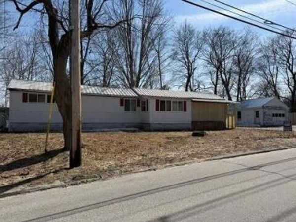 17 Water Street, Mechanic Falls, ME 04256