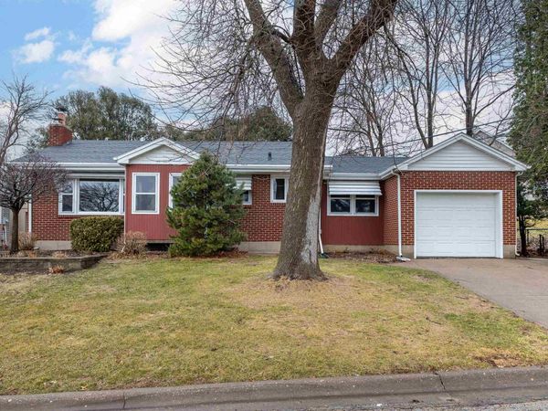 626 Bradley Street, Dubuque, IA 52003