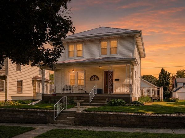 616 5th Avenue SE, Dyersville, IA 52040