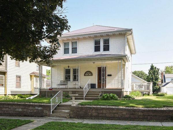 616 5th Avenue SE, Dyersville, IA 52040