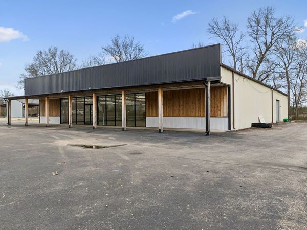 9090 US Highway 70 E, Mc Ewen, TN 37101