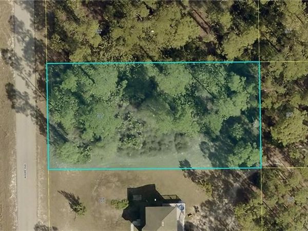 1122 Moore AVE , LEHIGH ACRES, FL 33972