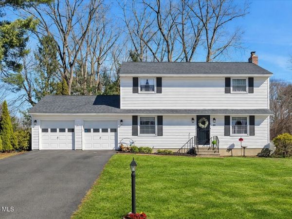 29 Bayberry Drive, Halfmoon, NY 12065