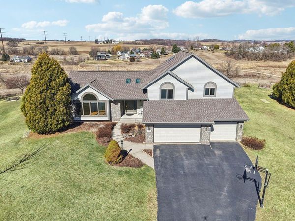 8580 Stonebrook Circle, Middleton, WI 53562