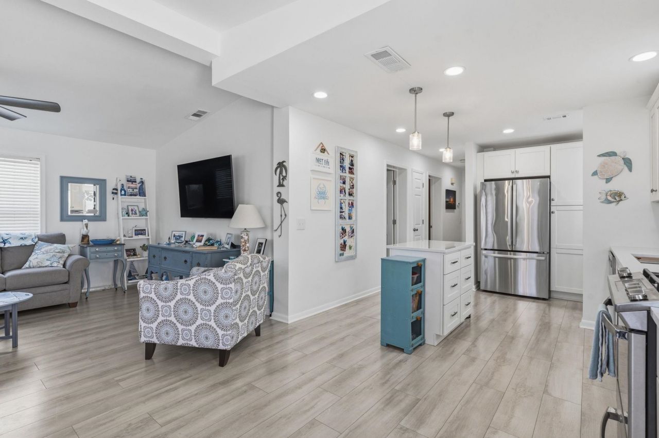 437 Bay Dr. Photo 11