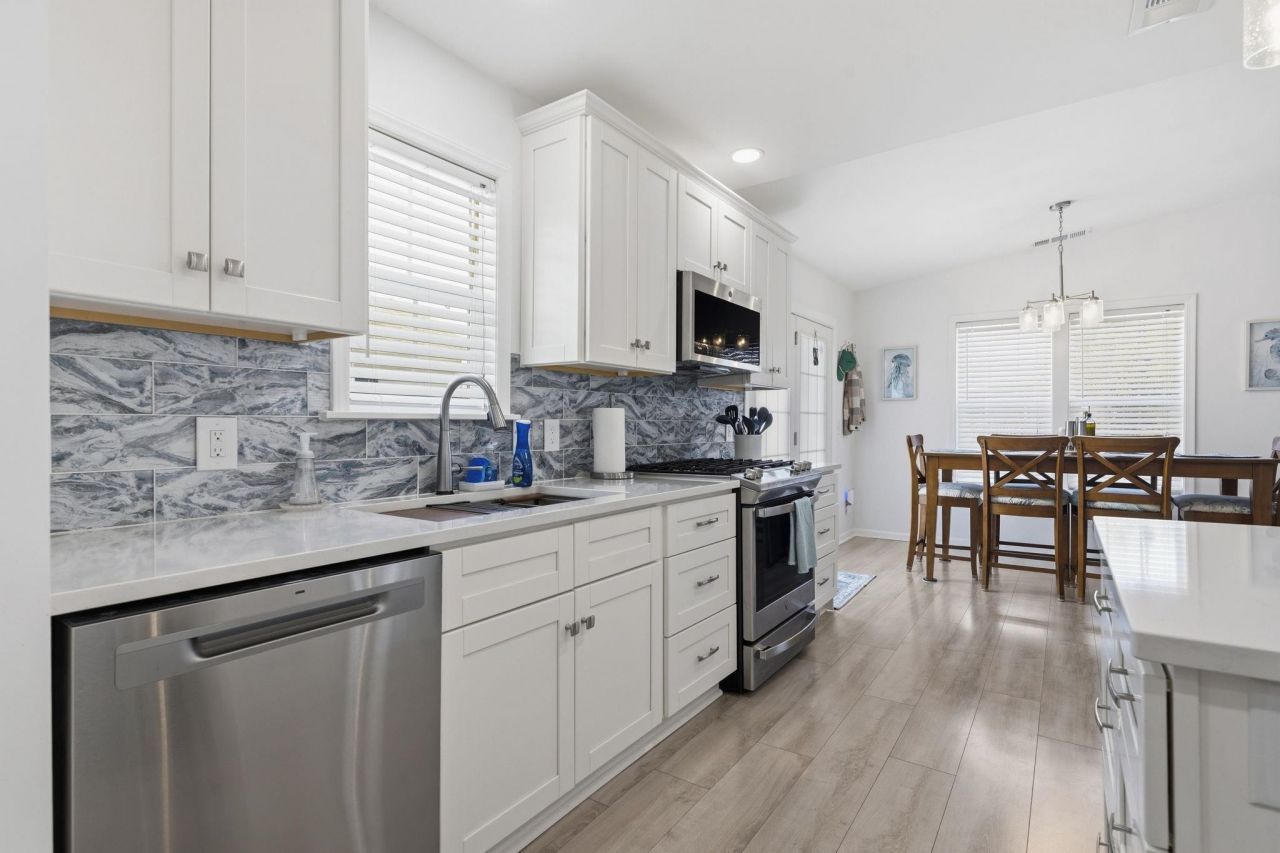 437 Bay Dr. Photo 13