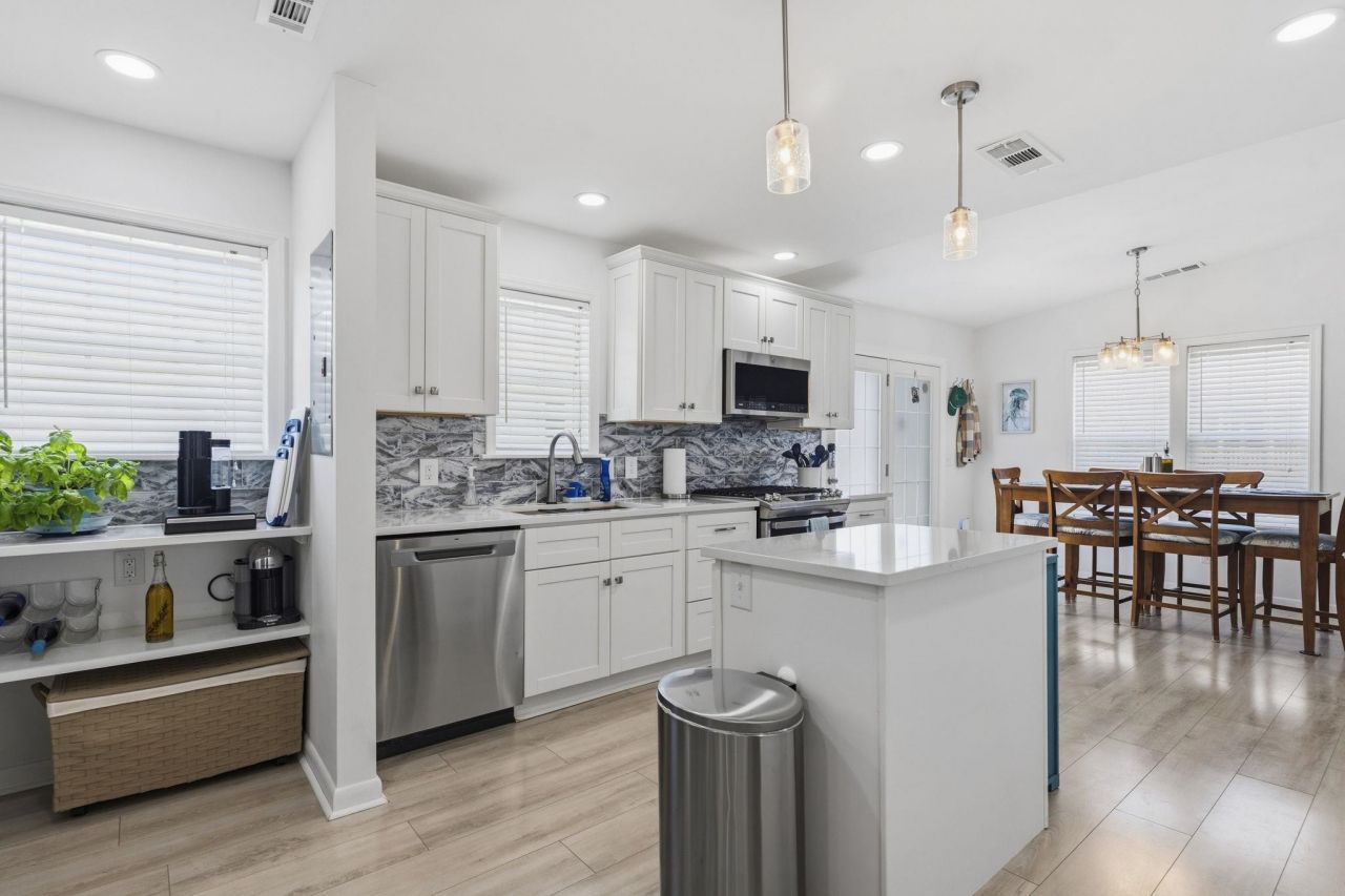 437 Bay Dr. Photo 14