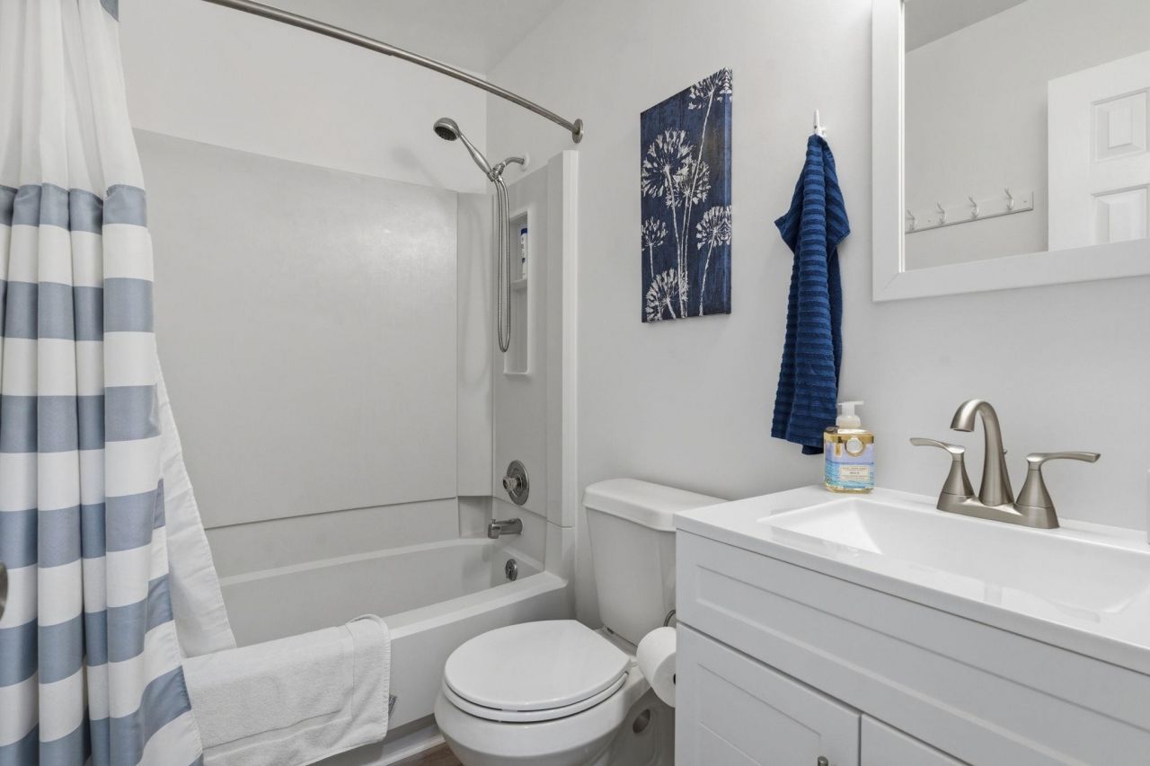 437 Bay Dr. Photo 18